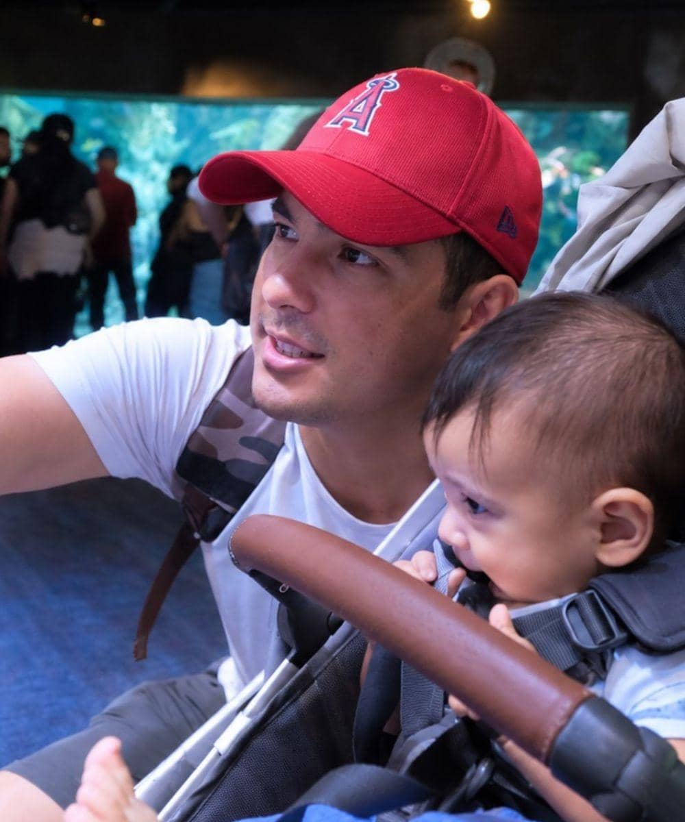 Warganet salfok dengan wajah Tommy yang mirip papanya
