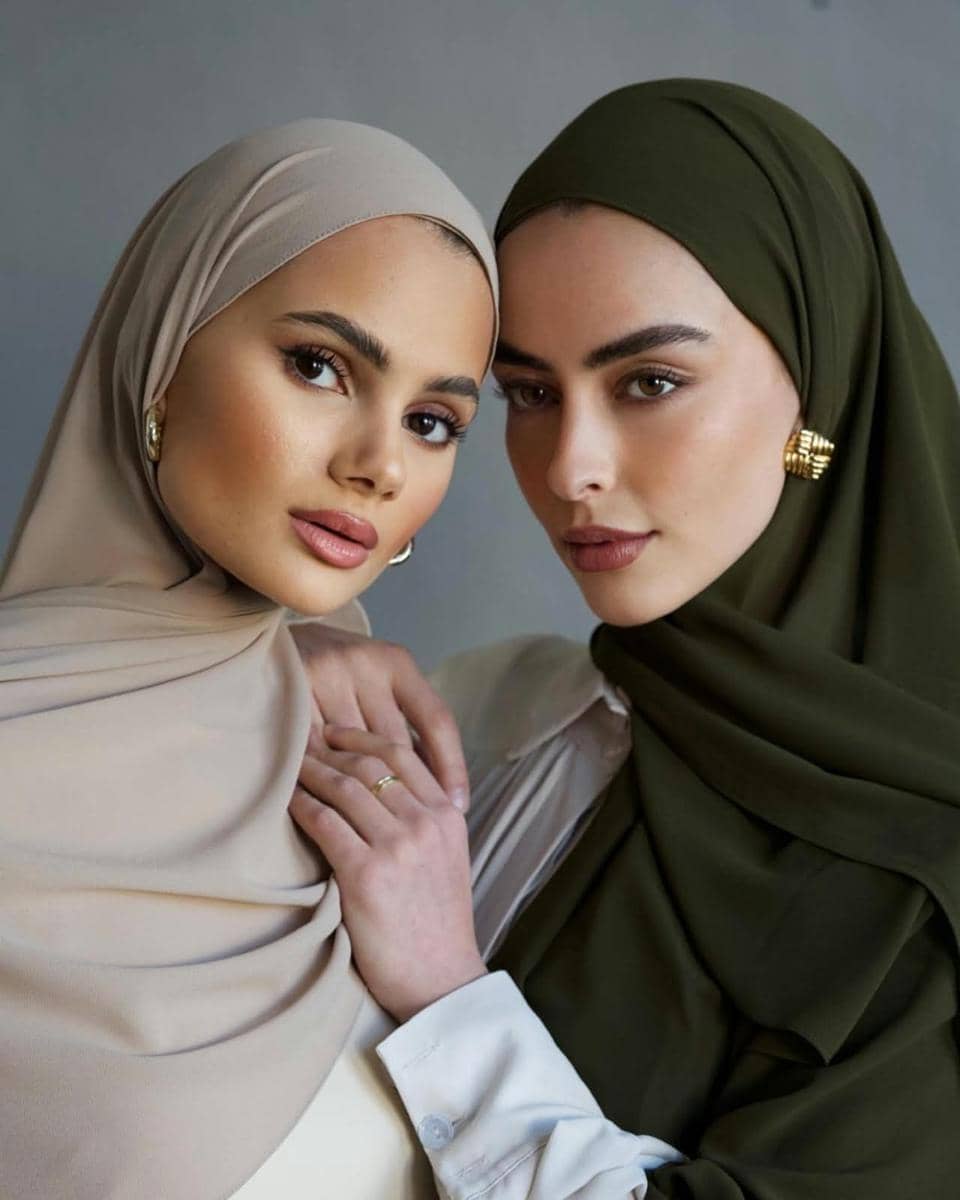 bahan hijab yang jatuh dan mudah dibentuk